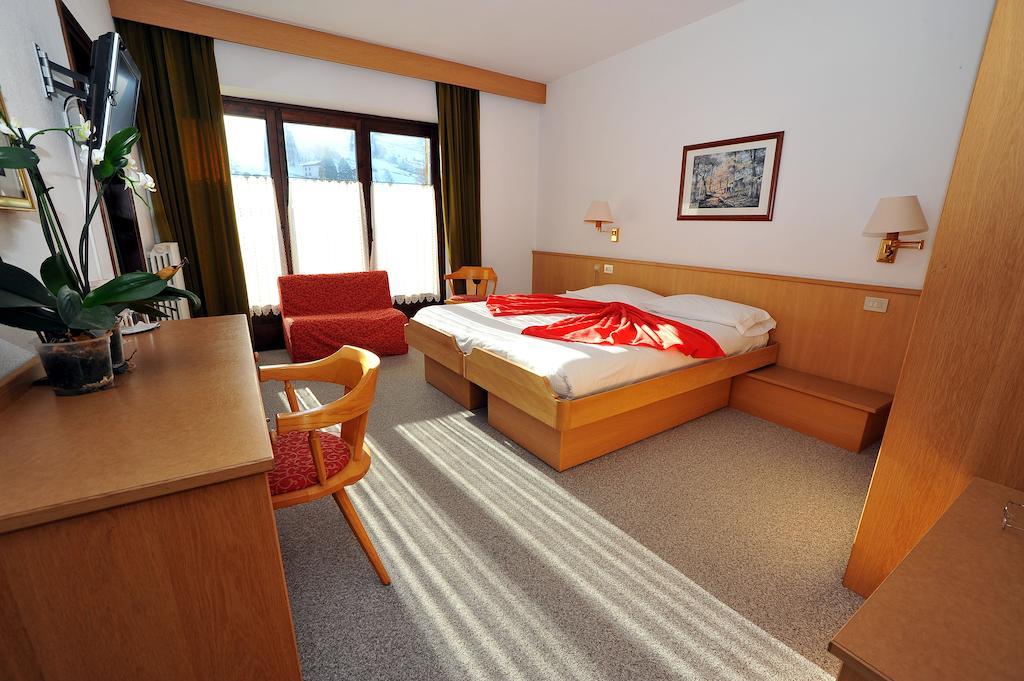 Hotel Derby Bormio Exterior photo