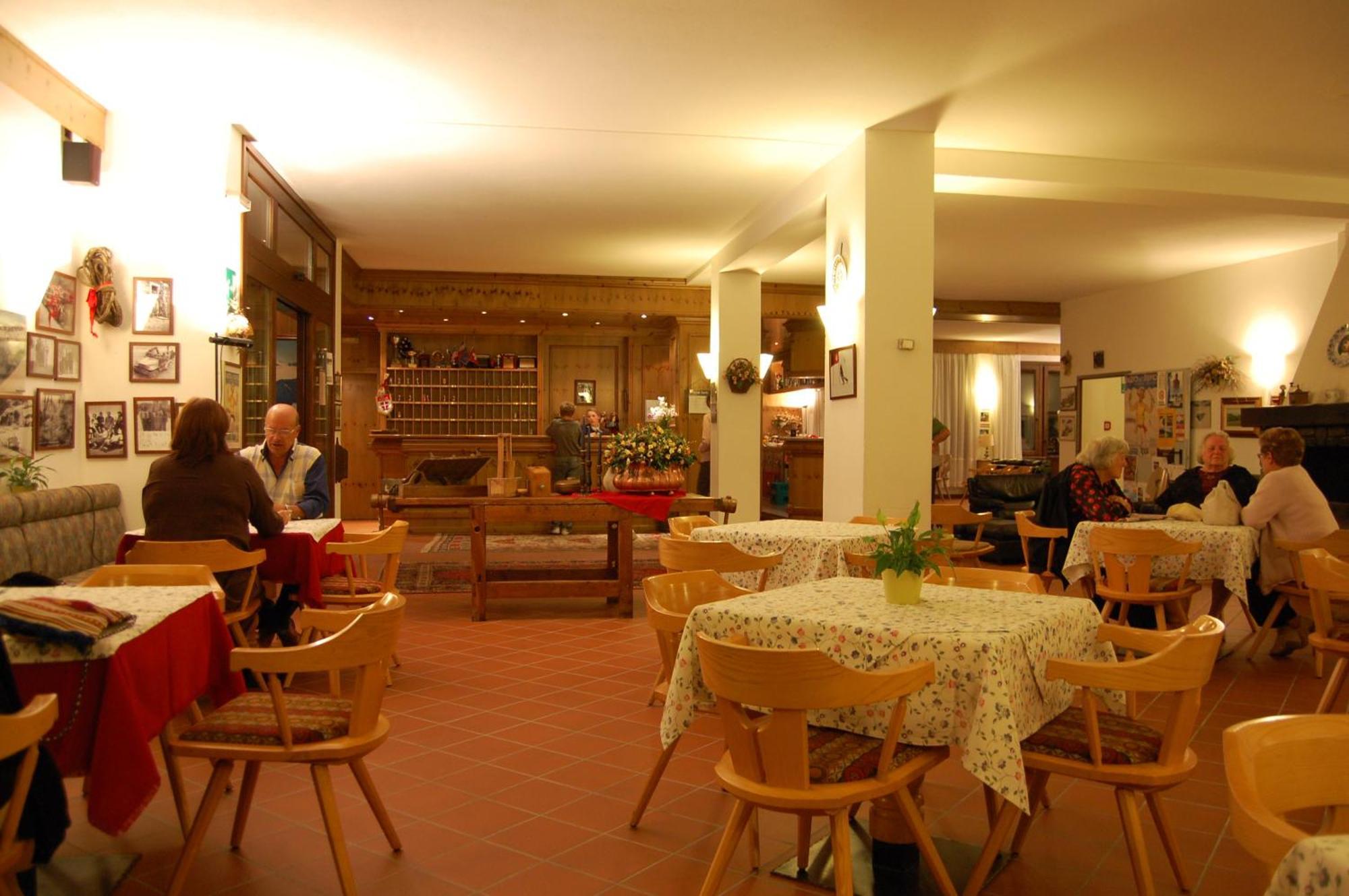 Hotel Derby Bormio Exterior photo
