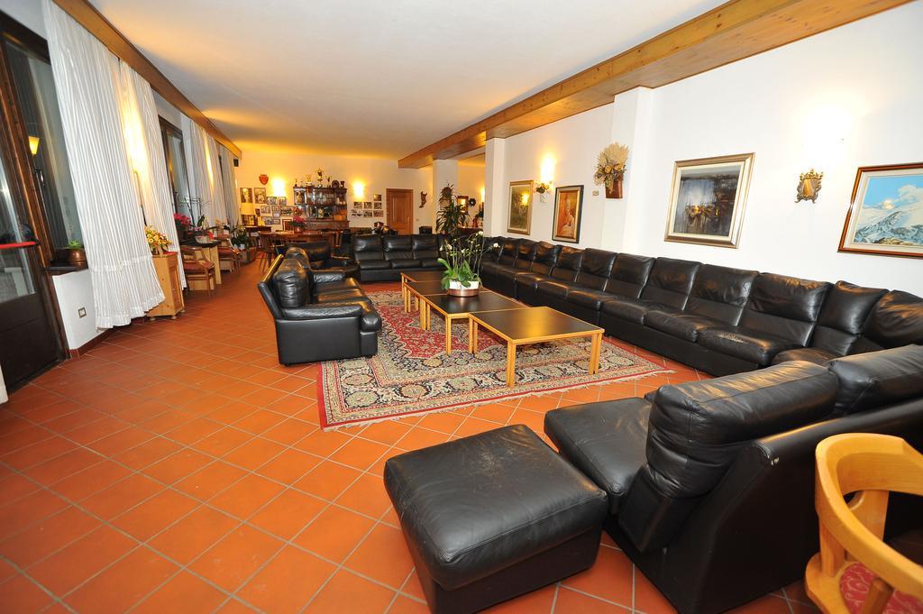 Hotel Derby Bormio Exterior photo