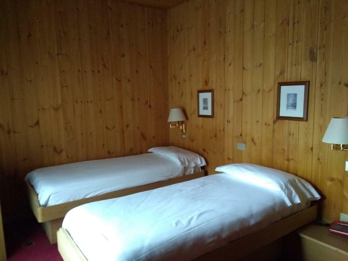Hotel Derby Bormio Exterior photo